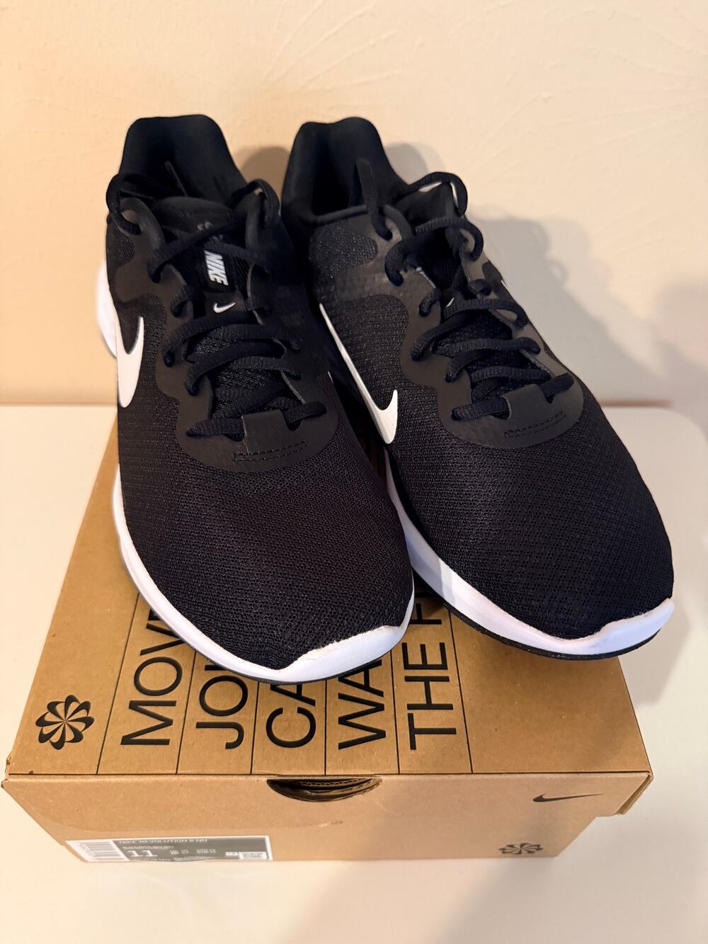 Nike Revolution 6 Mens Size 11